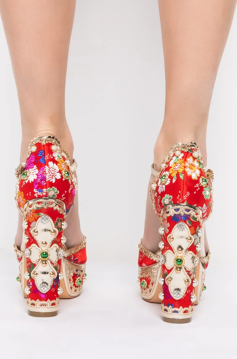 AZALEA WANG AIM FOR THE EYES CHUNKY HEEL SANDAL IN RED