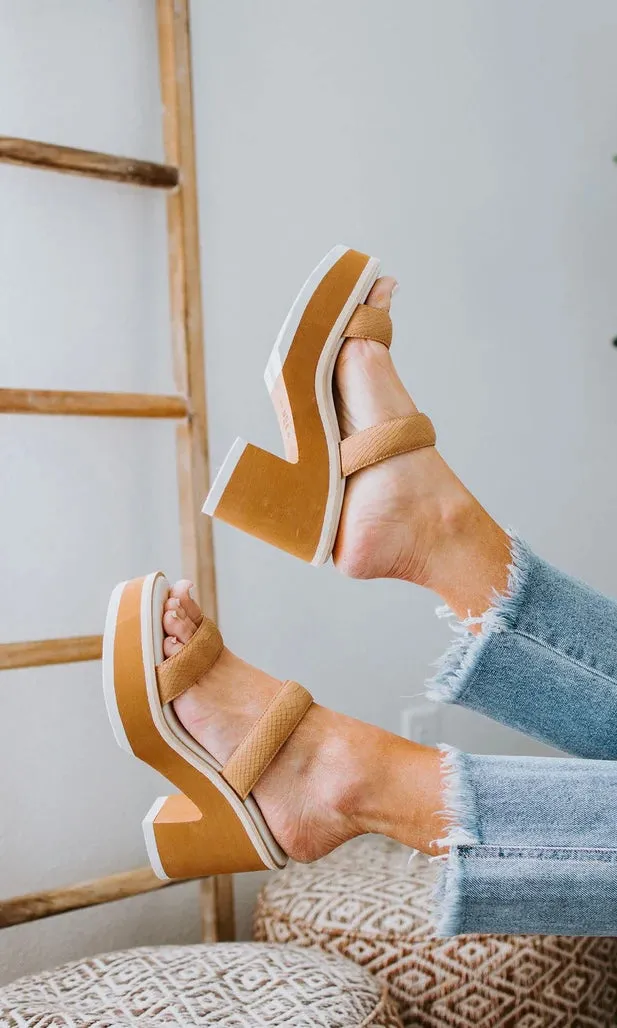 Daphne - Chunky Heeled Sandal
