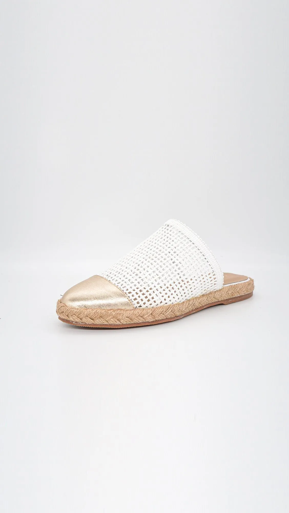 Kaanas Palau Fishnet Mule Espadrille- White With Gold